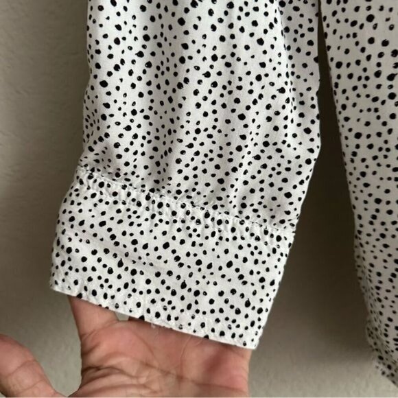 velvet heart white button down shirt with black polka dots size 1X - Picture 4 of 7
